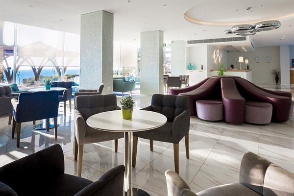 Residence Netanya lobby