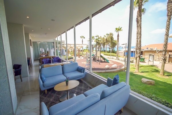 Residence Beach Hotel lobby